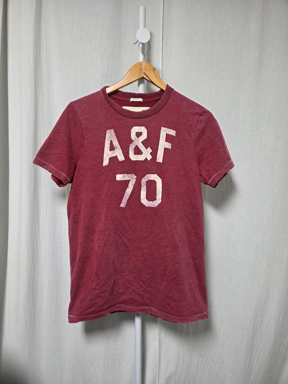 Abercrombie & Fitch 90s 사시코 디스트레스드 티셔츠 상품이미지2