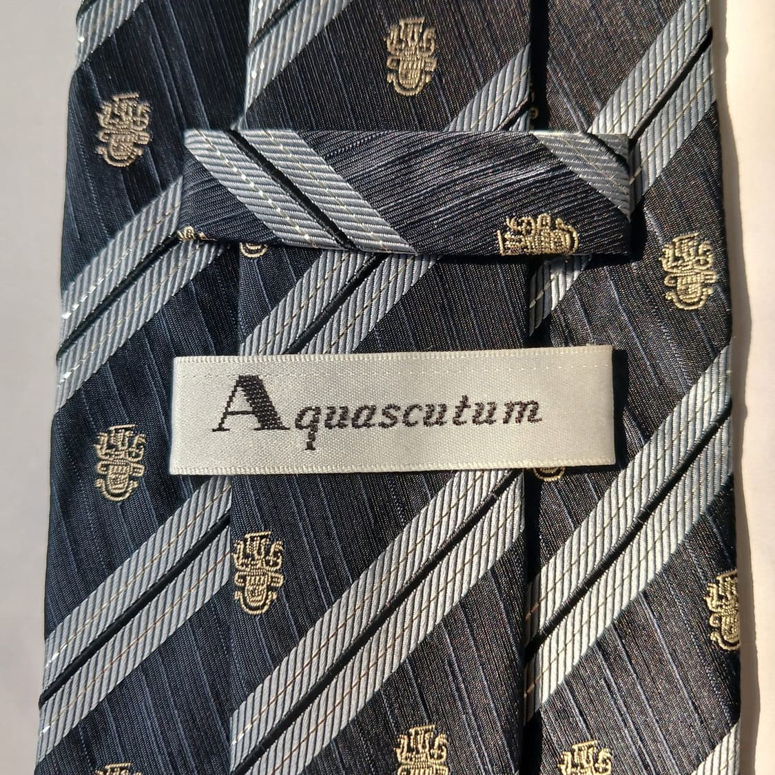 아쿠아스큐텀 스트라이프 로고 패턴 넥타이 9.4cm A+등급 E778 상품이미지9