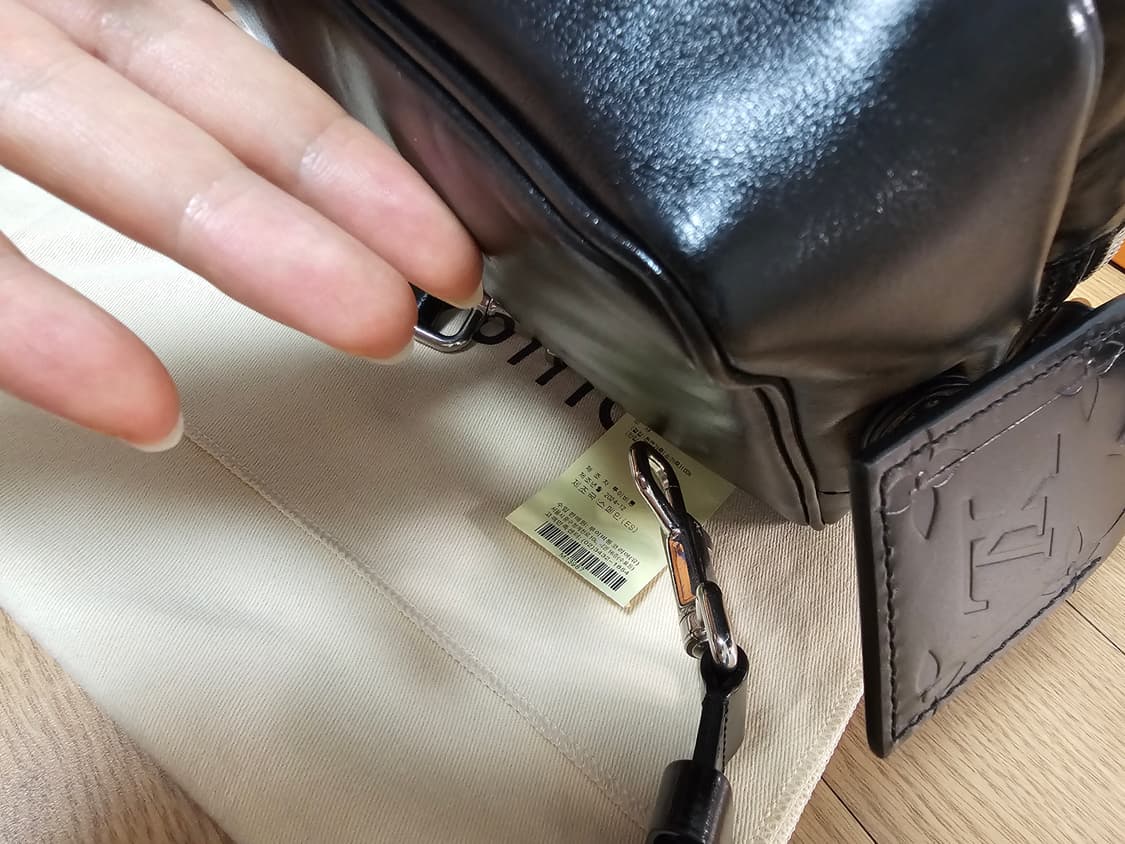 루이비통 쇼라인 퍼렐 한정판 원핸드 닐 토트 크로스백  상품이미지8