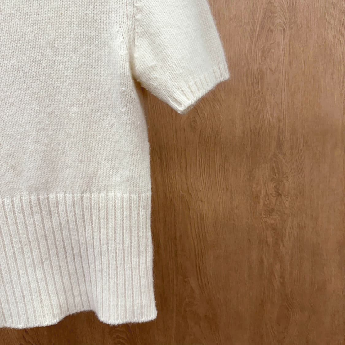 막스마라 반팔 니트 허리 시보리 디테일 크롭 라운드넥 아이보리 상품이미지6