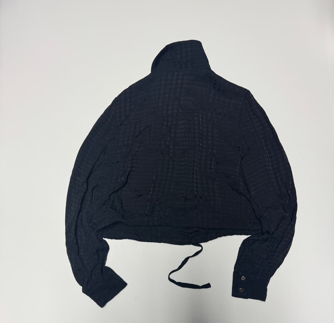 여성 모조에스핀 23년도 베이직 셔츠형 크롭 블라우스 상품이미지2