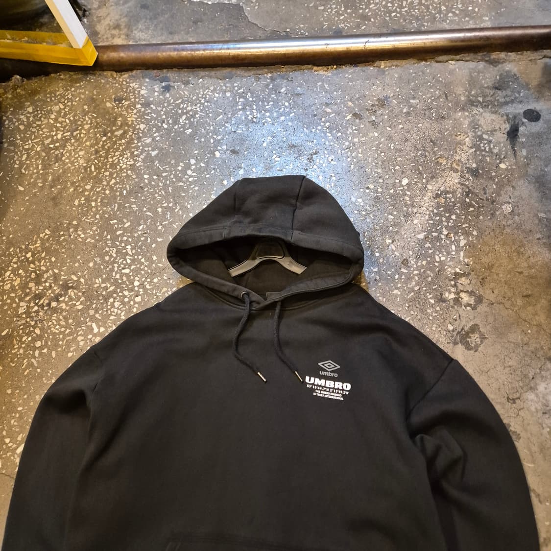 105 엄브로 블랙 후드 상품이미지6