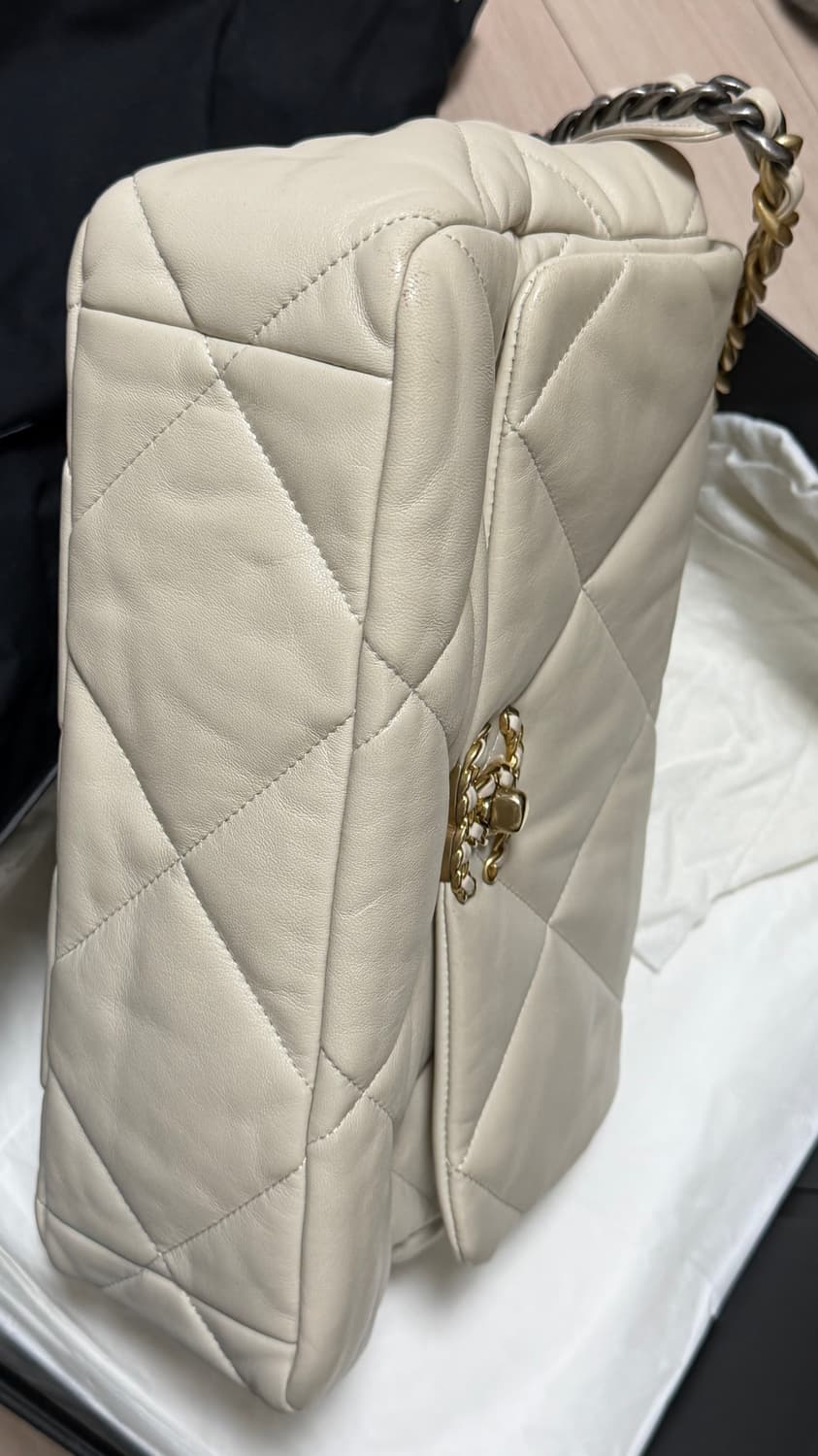 샤넬19 플랩백 상품이미지6