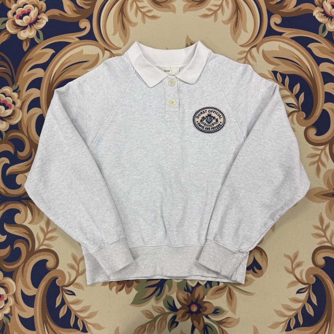 (XS)던스트 DUNST 와펜 카라 맨투맨(그레이) 상품이미지1