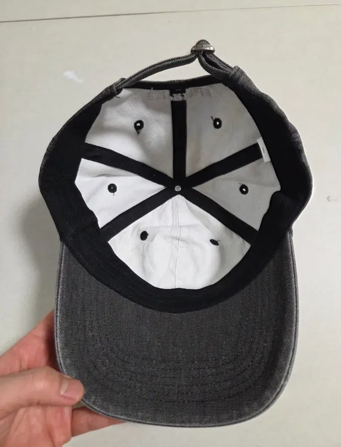 슈프림 피그먼트 S 로고 6-패널 블랙 - 24FW 상품이미지3