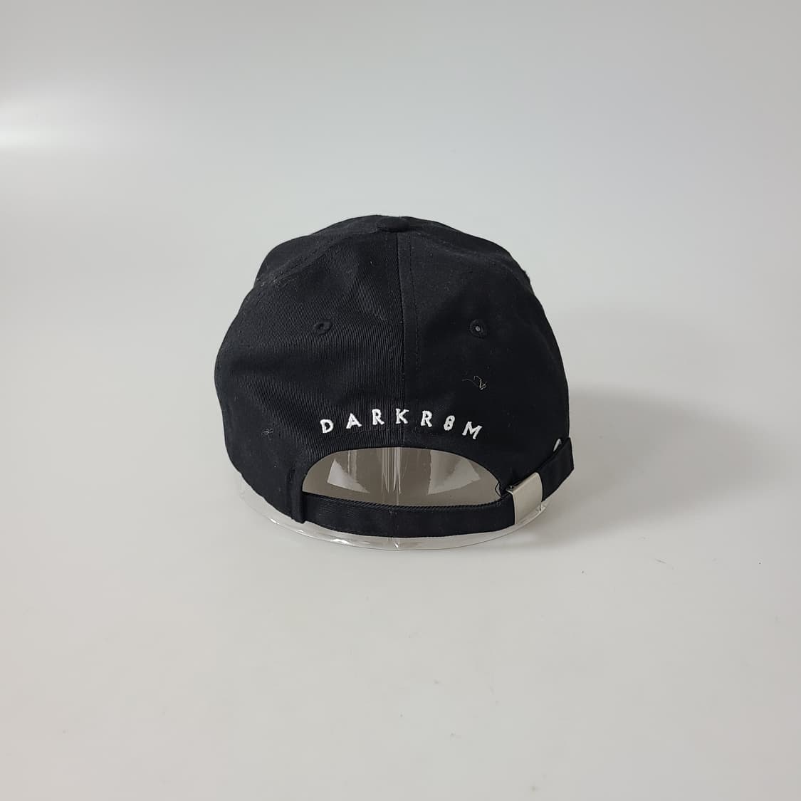 다크룸 스튜디오 화이트 로고 캡 상품이미지3