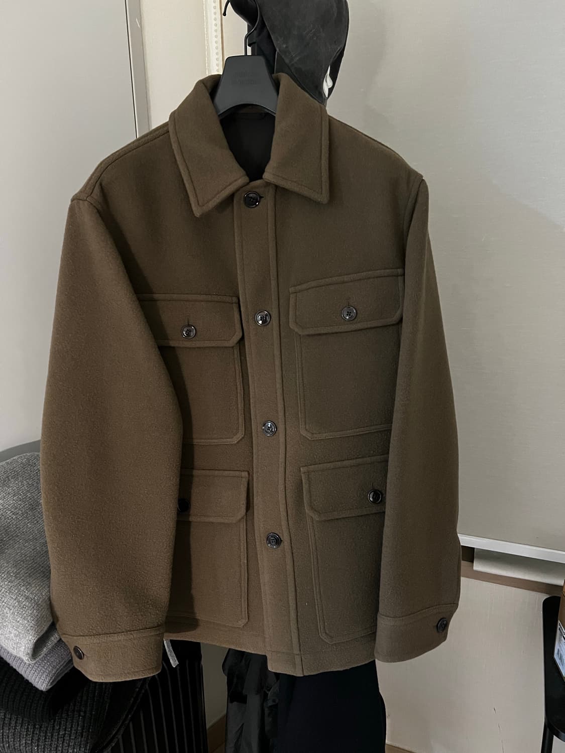 르메르 23fw 헌팅자켓 48 다크 스쿼럴 상품이미지2