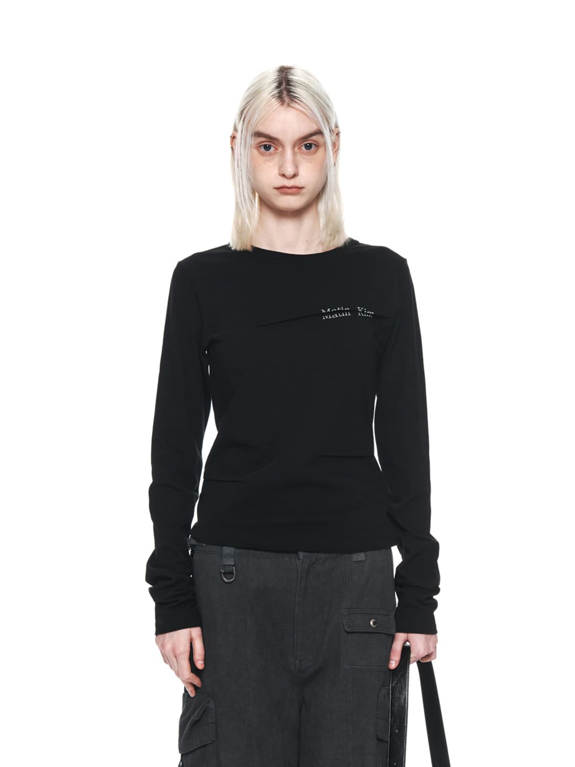 SLIT PINTUCK POINT TOP BLACK 상품이미지1