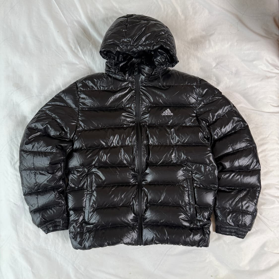 아디다스 실버 글로시 로고 구스다운 경량패딩 L 상품이미지2