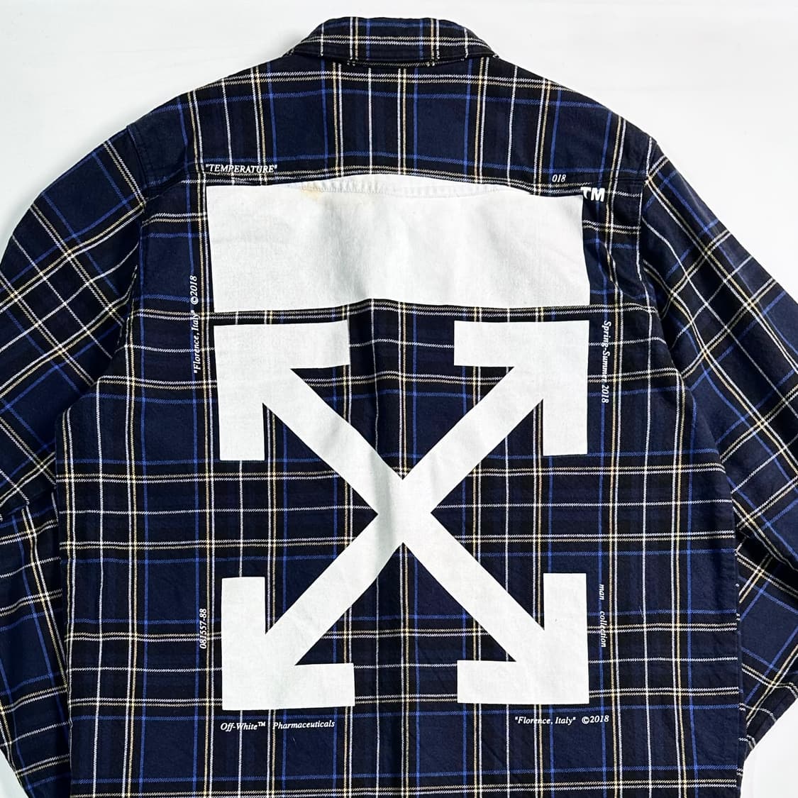 오프화이트 에로우 체크 셔츠   상품이미지6