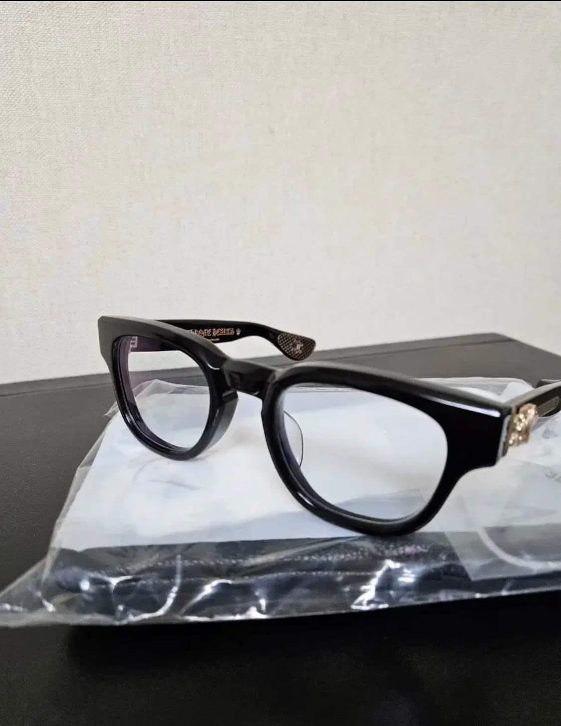 크롬하츠 안경 컨볼루티드 판매합니다 상품이미지2