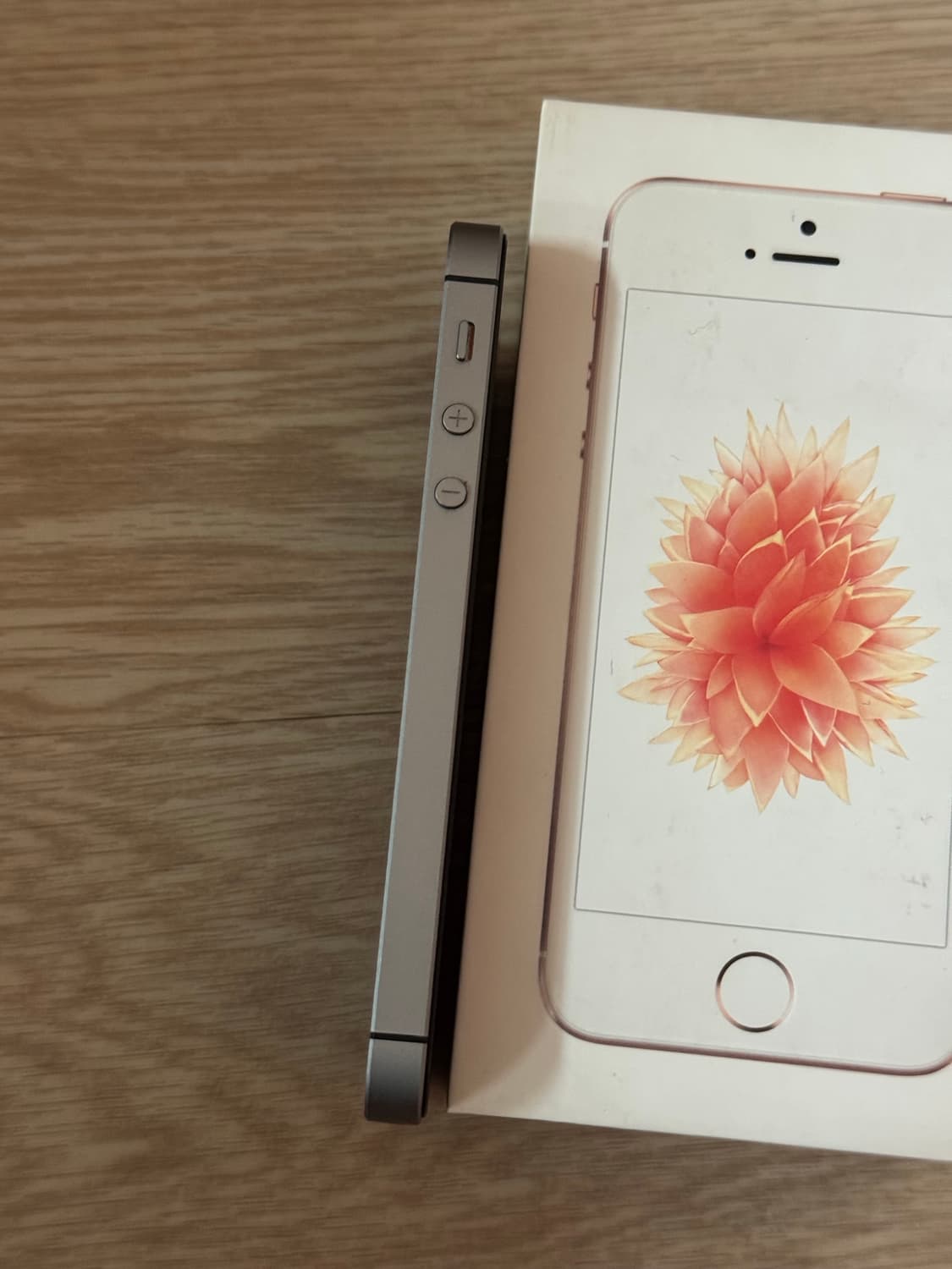 아이폰se 스페이스그레이 64기가 상품이미지2