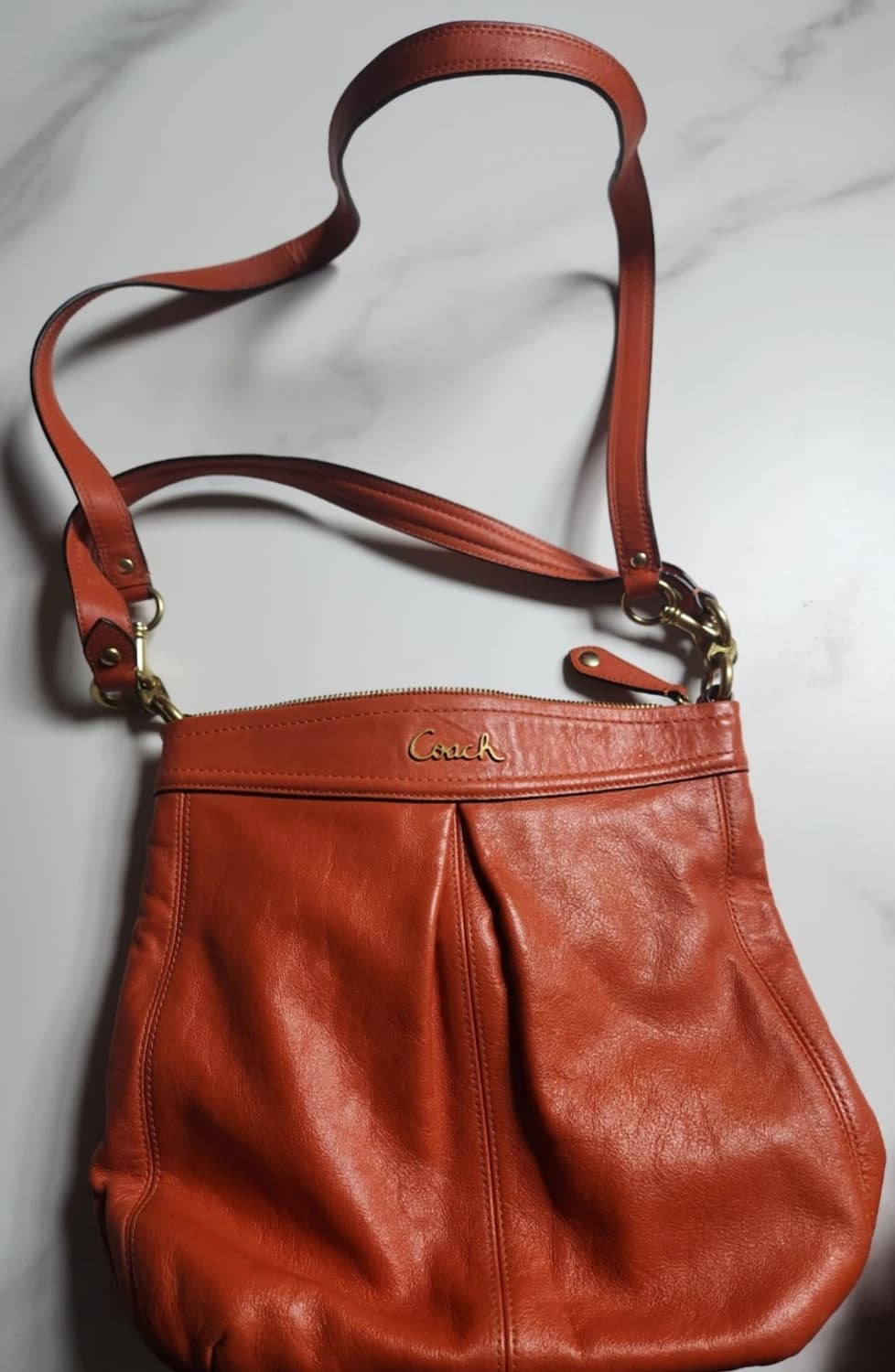 코치 오렌지 가죽 숄더백 상품이미지2