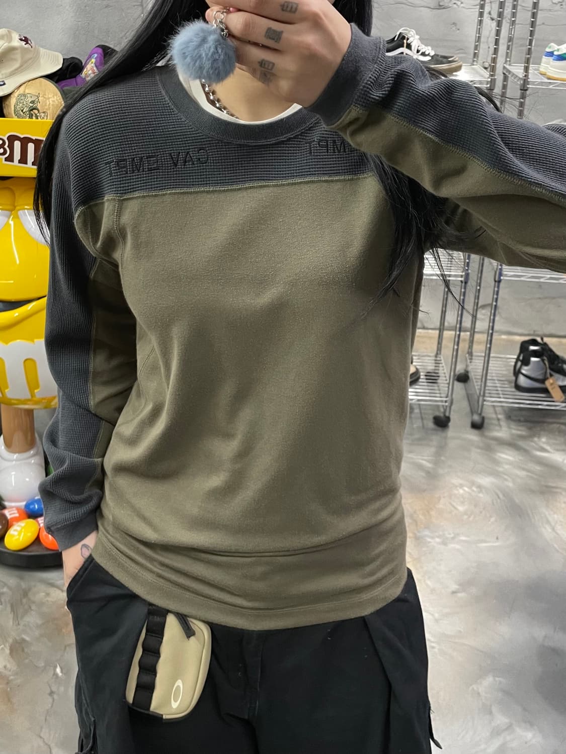 카브엠트 투톤 픽셀 그래픽 와플 롱 슬리브 상품이미지10