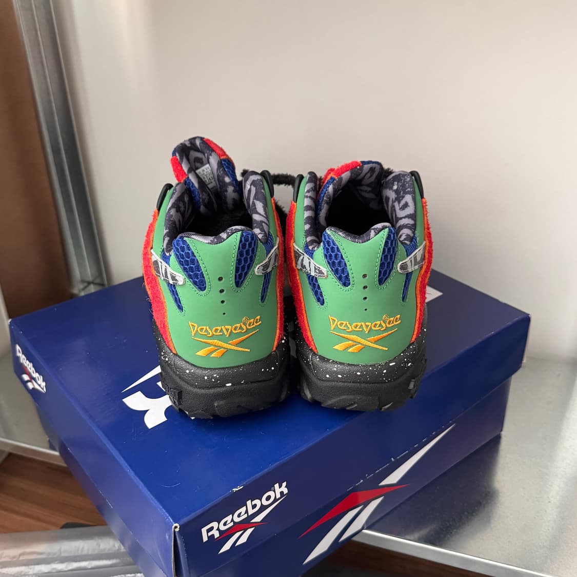 YESEYESEE X REEBOK Preseason 94 Low Red 상품이미지3