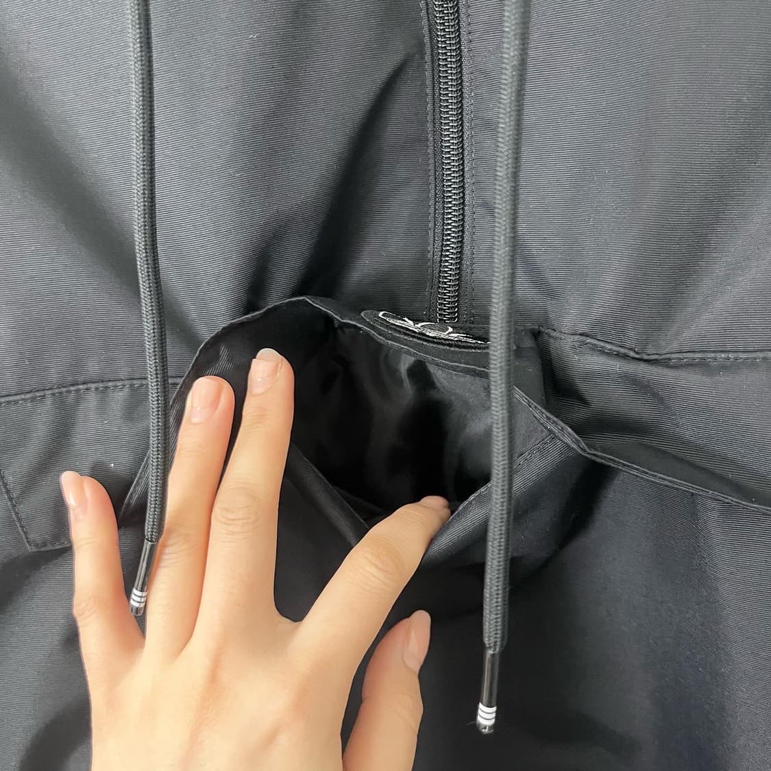 아디다스 블랙 윈드 후드 아노락 상품이미지7