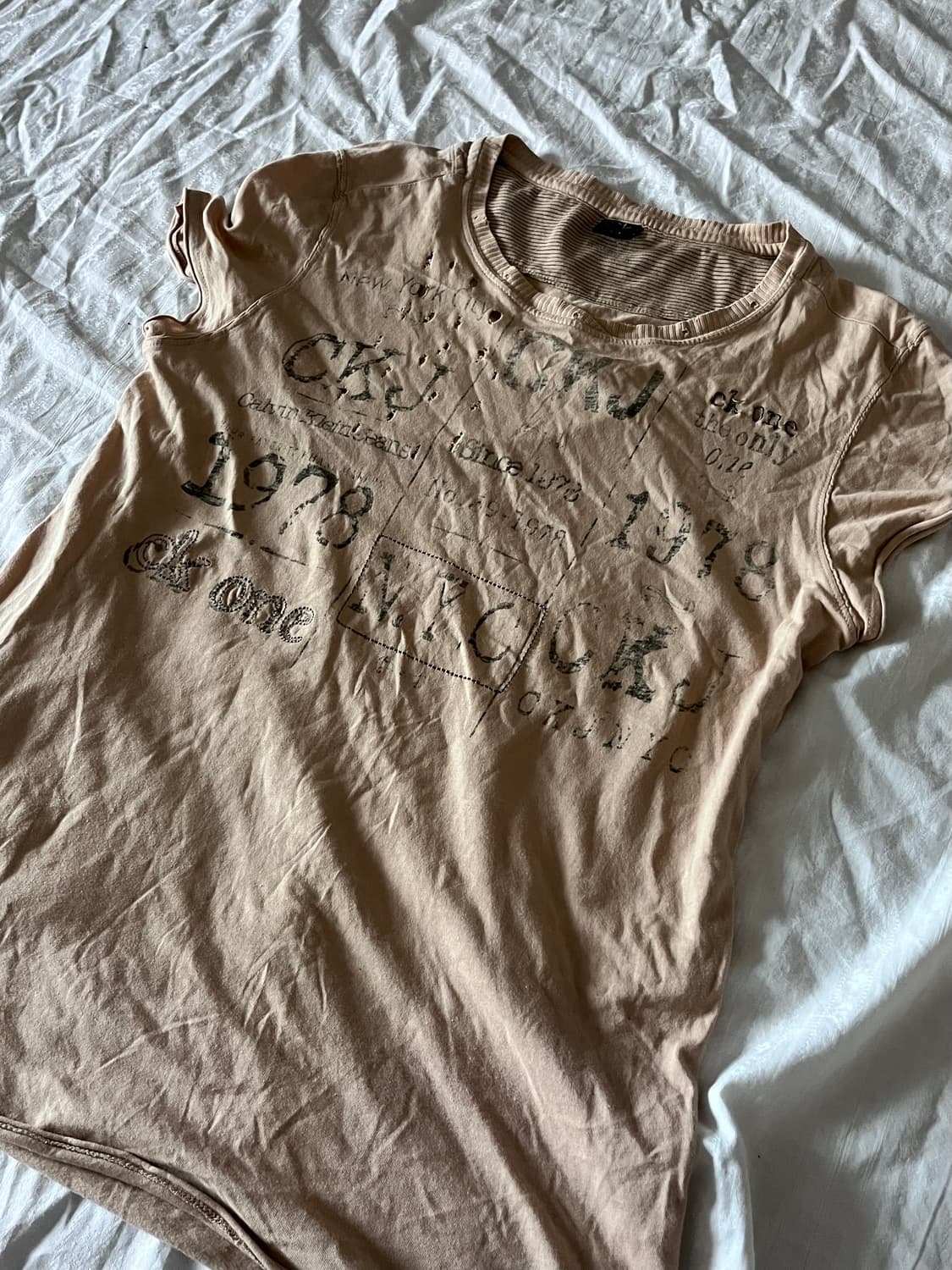 Calvin Klein Vintage Graphic T-Shirt 상품이미지2