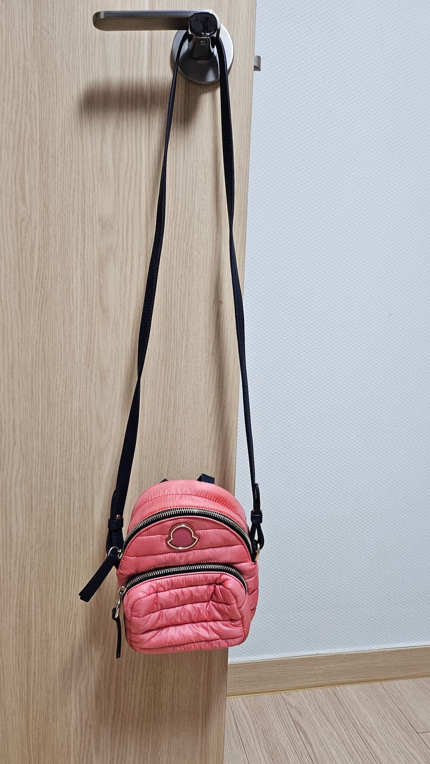 몽클레어 킬리아 핑크 스몰백 가방 상품이미지1