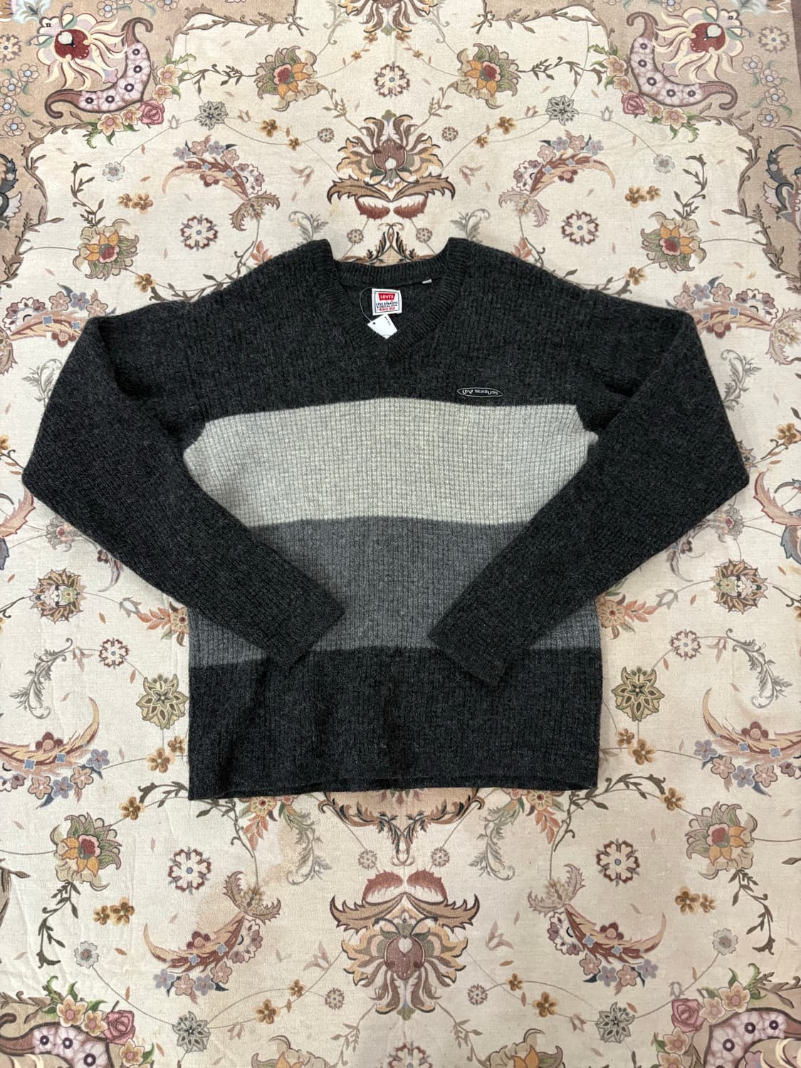 리바이스 이태리 패치로고 헤비울 긴팔니트  상품이미지1