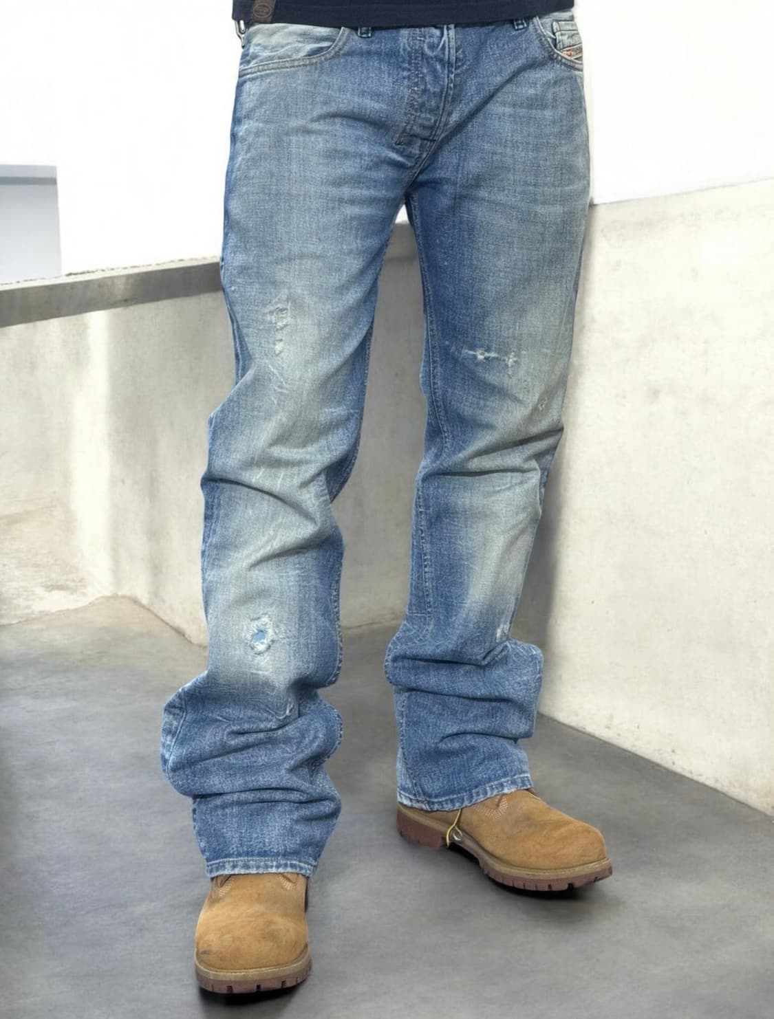 디젤 자티니 워싱 플레어 부츠컷 데님팬츠 상품이미지1