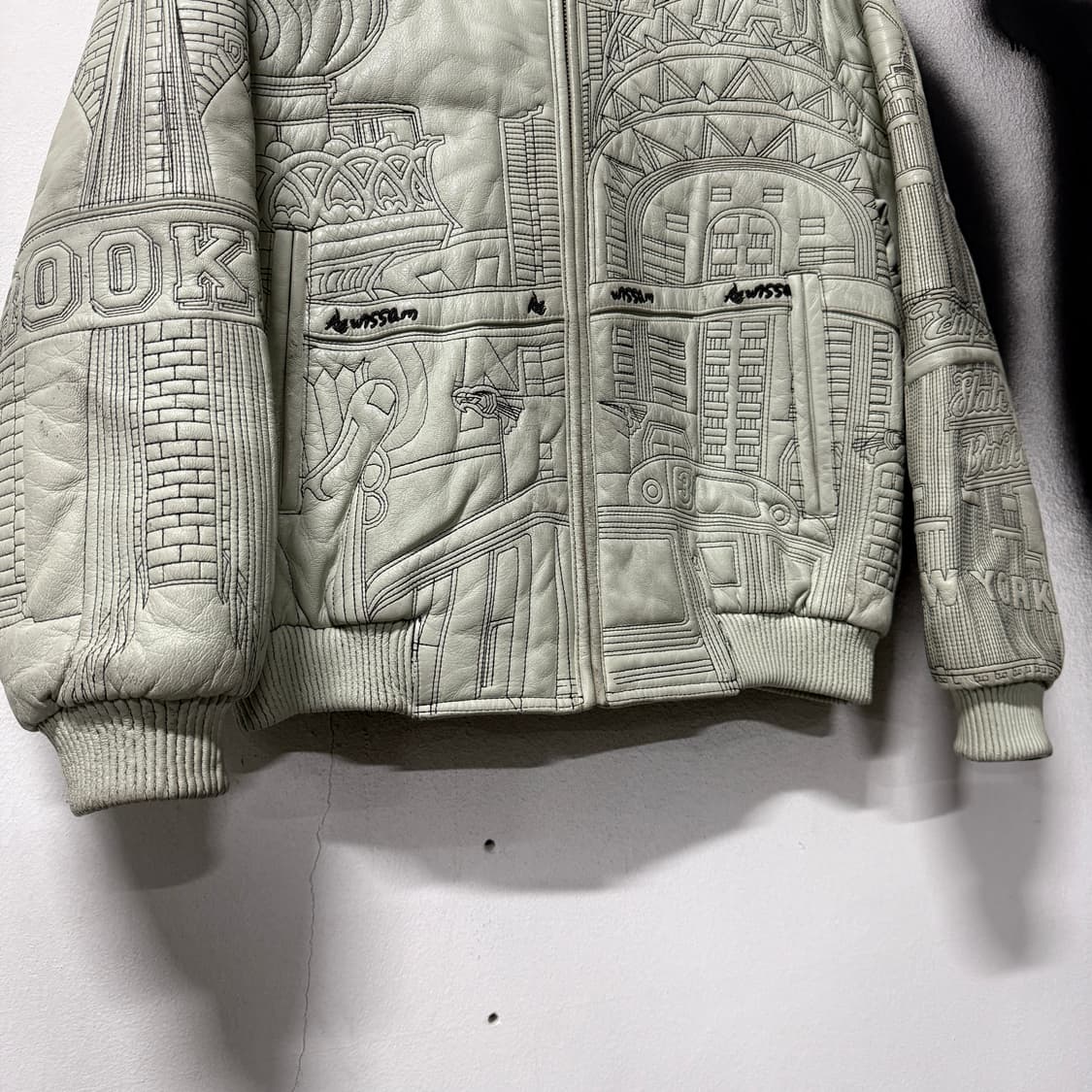 Al Wissam 100% 양가죽 시티 자수 디테일 퀼팅 바시티 자켓 상품이미지4