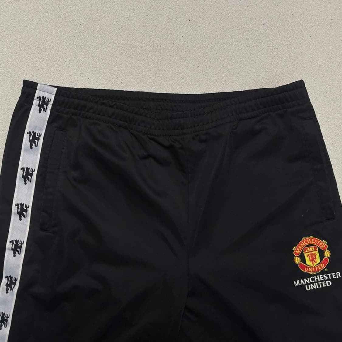  MANCHESTER UNITED 트랙 팬츠 블랙 105 상품이미지5