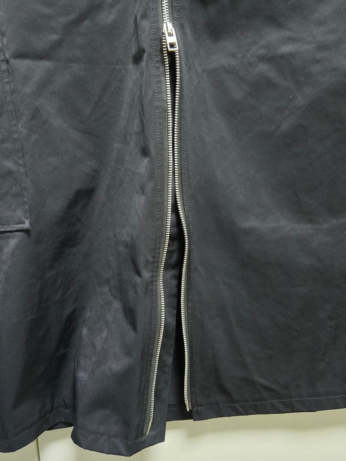 (새상품) ZARA 자라 지퍼 디테일 나일론 스커트 상품이미지7