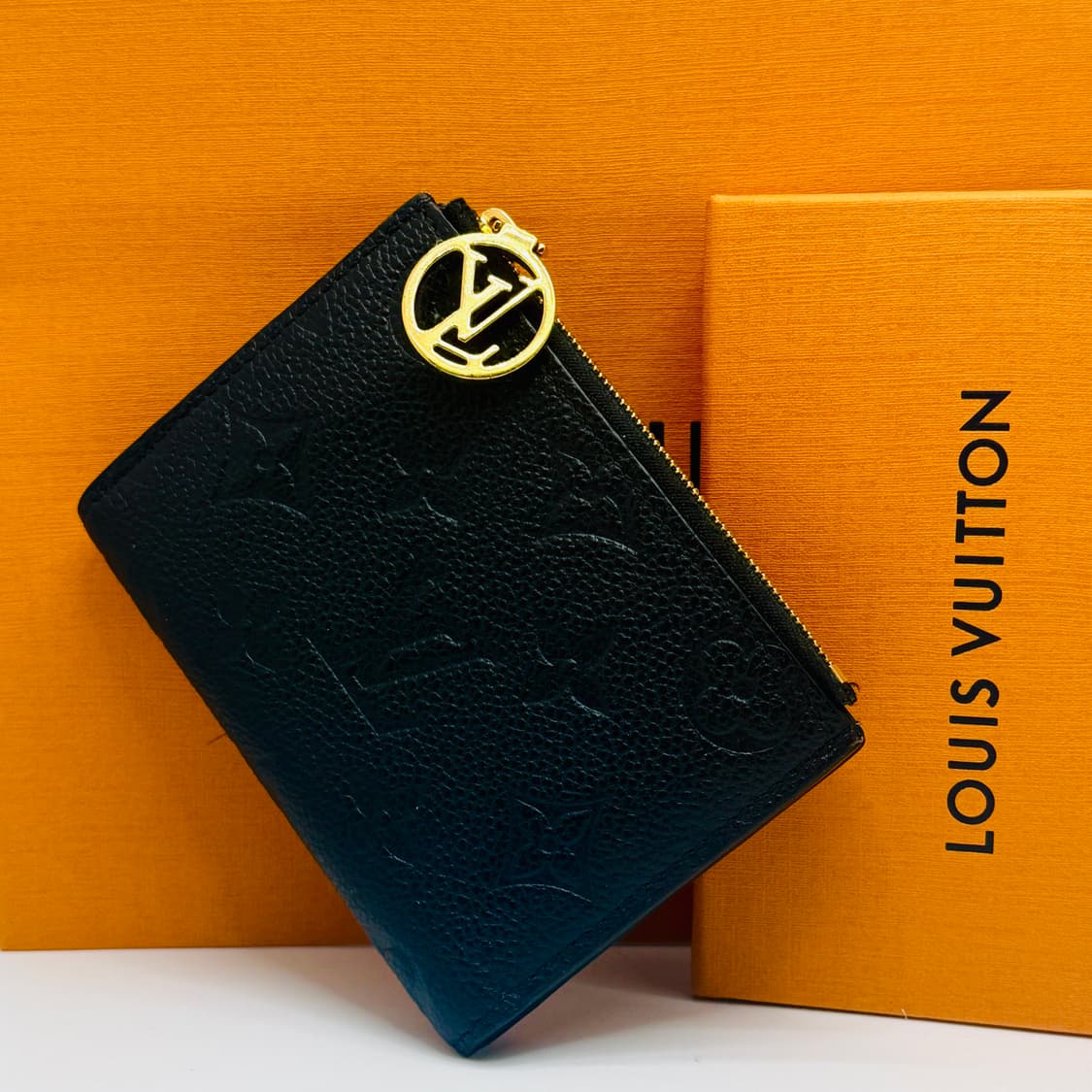 루이비통 리사 월릿 상품이미지1