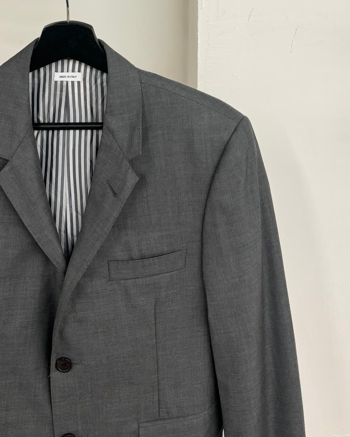 톰 브라운 그레이 노치드 라펠 블레이저 자켓 상품이미지4