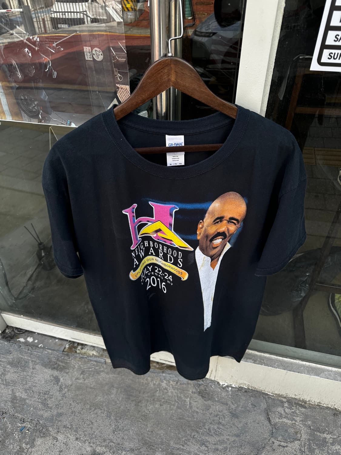 2016 Neighborhood Awards Graphic Tee 상품이미지1