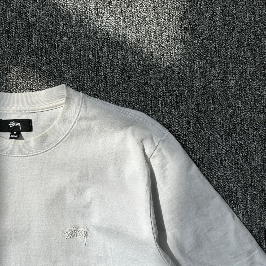 스투시 스탁로고 화이트 반팔티 상품이미지2
