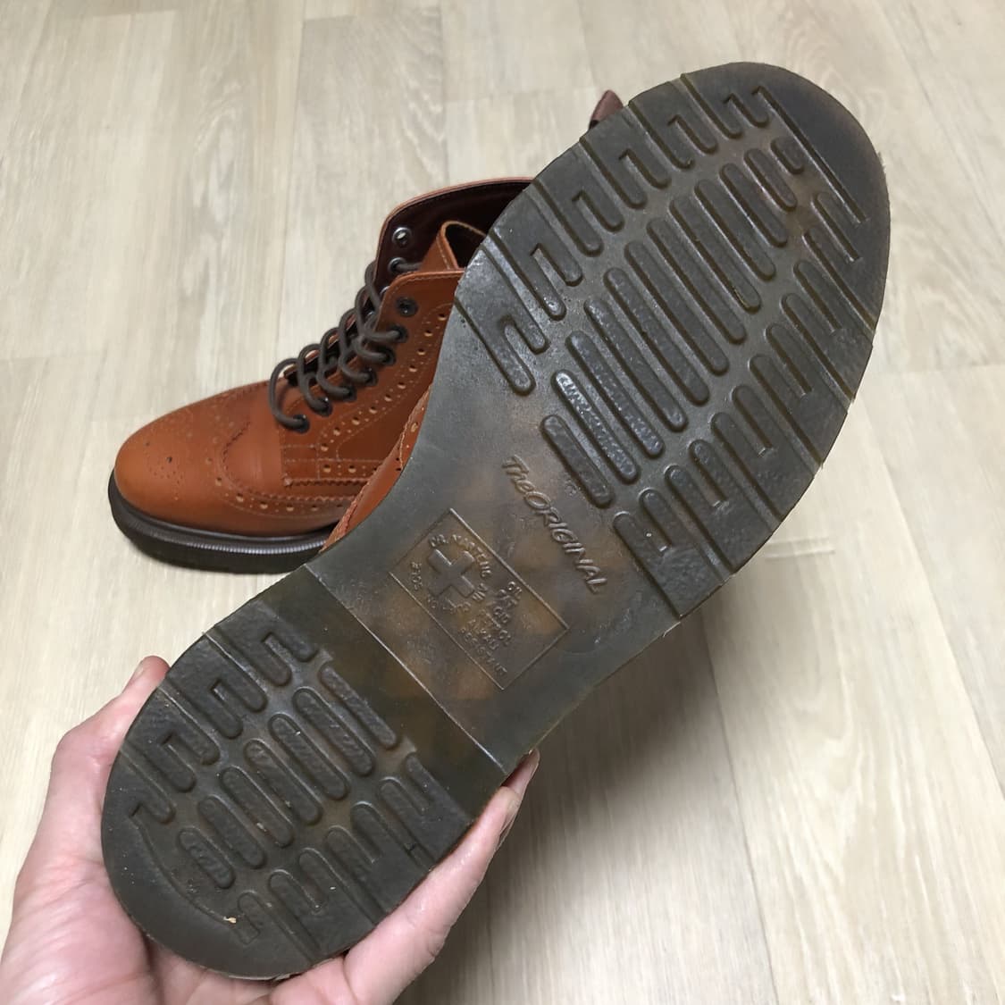 (260) 닥터마틴 Dr.martens 7홀 애플랙 브라운 윙팁 부츠 상품이미지3