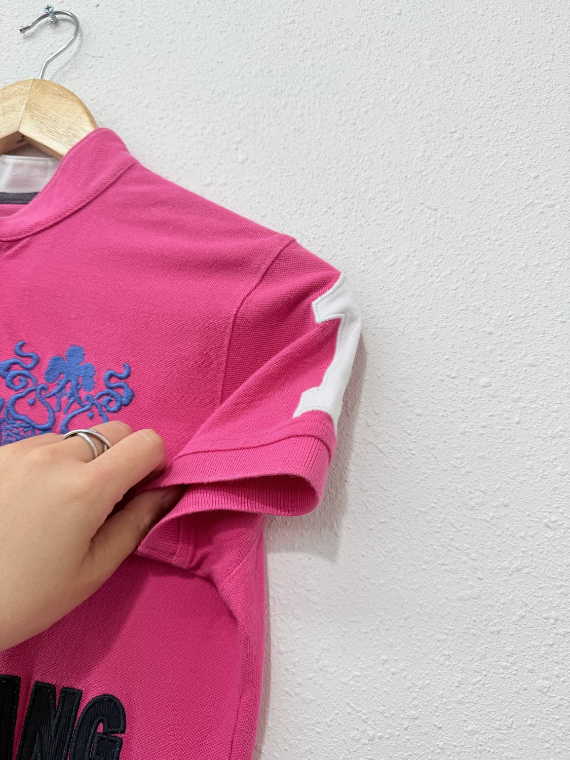 빈티지 Shanghai Tang 핫핑크 로고 패치 스탠드 카라티 상품이미지3