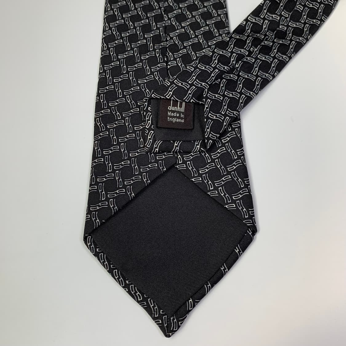 던힐(dunhill) 기하학적 패턴 블랙넥타이 명품 A등급 상품이미지6