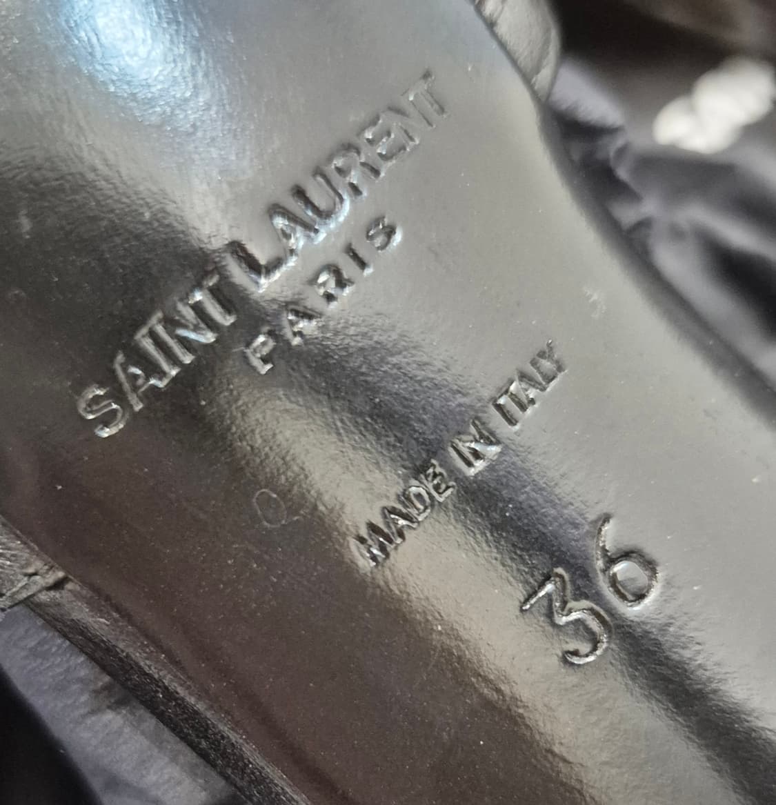 생로랑 핑크 레더 포인트 스틸레토 힐 상품이미지10