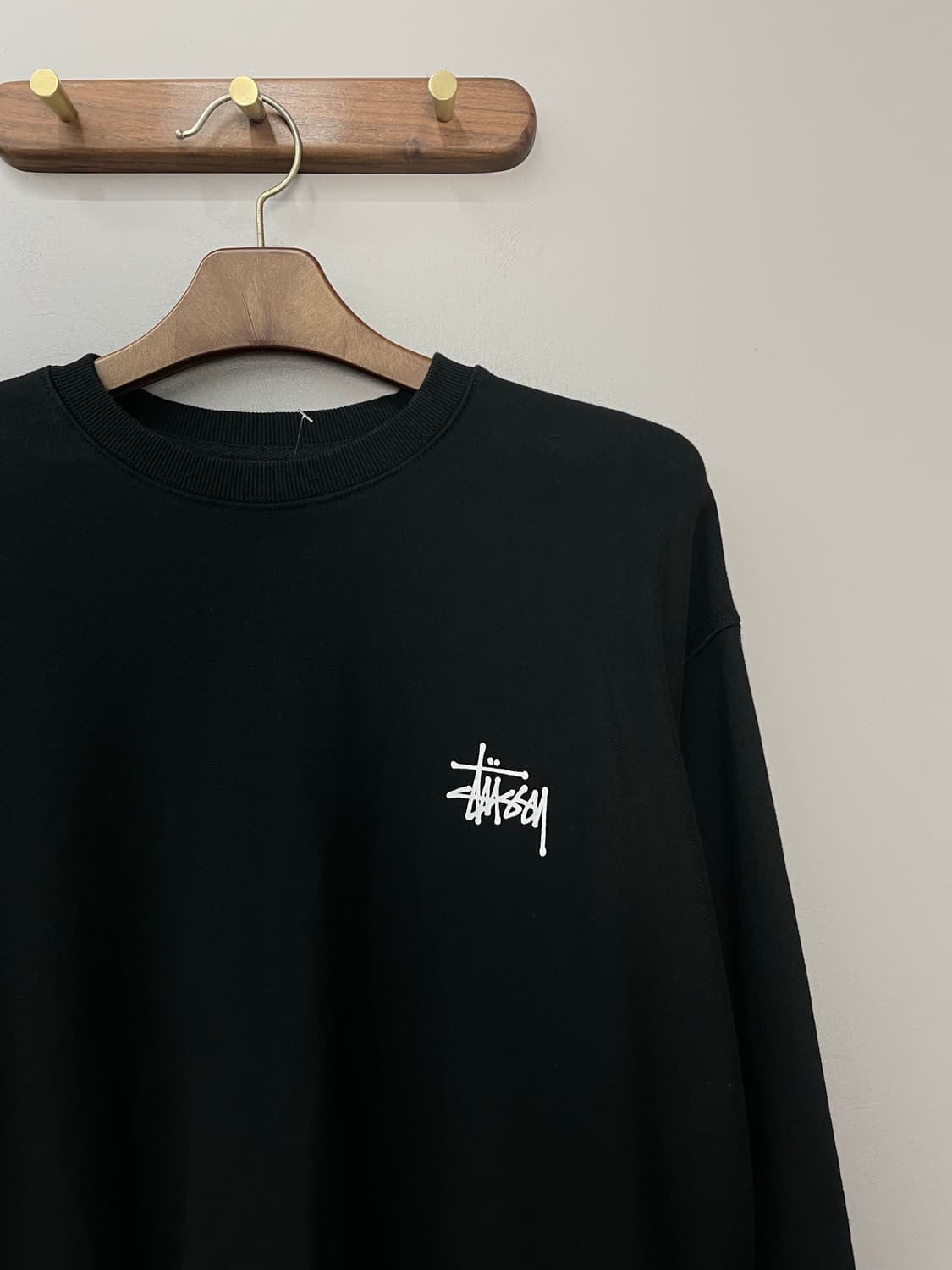 스투시 베이직로고 블랙 맨투맨 H1999 상품이미지4