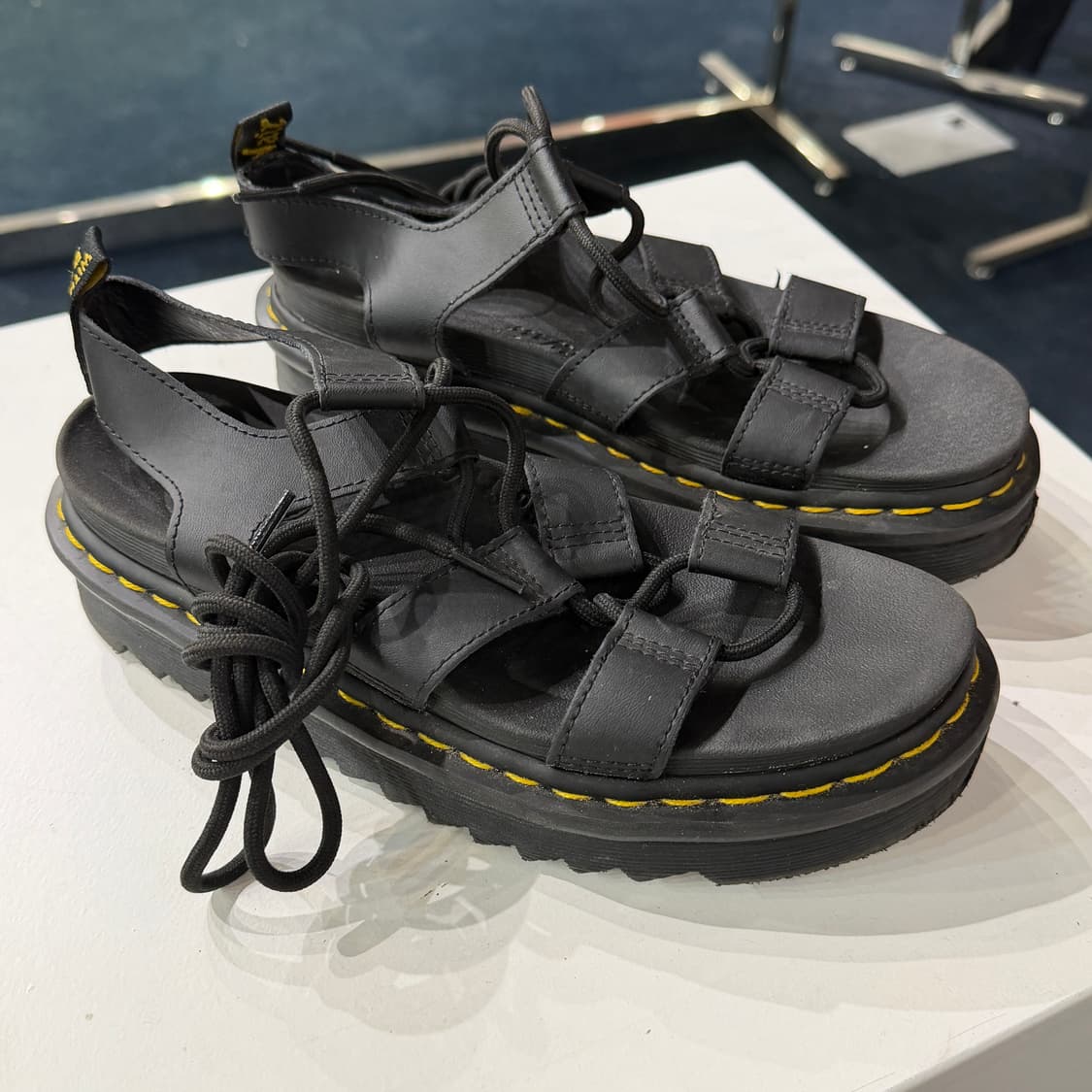 [240mm] 닥터마틴 나틸라 샌들 상품이미지1