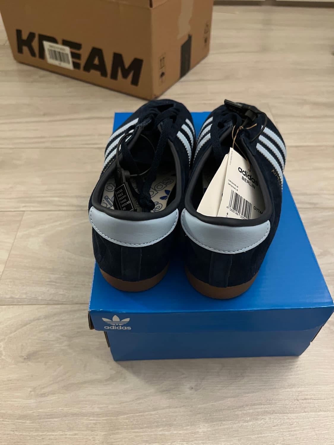 [새상품] 아디다스 베를린 245 네이비 상품이미지5