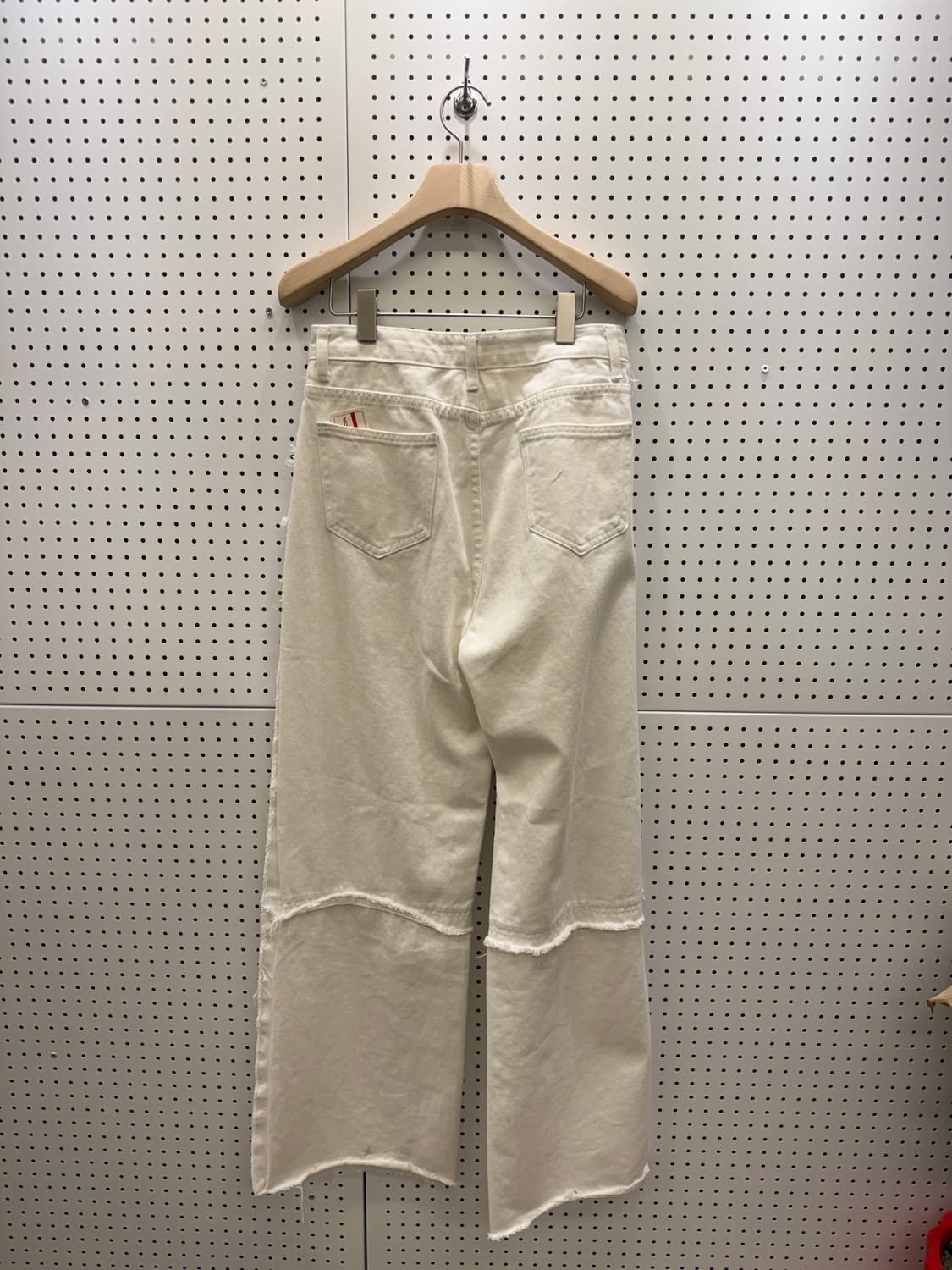 오프화이트 프레이드 컷오프 데님 팬츠 U517 상품이미지4