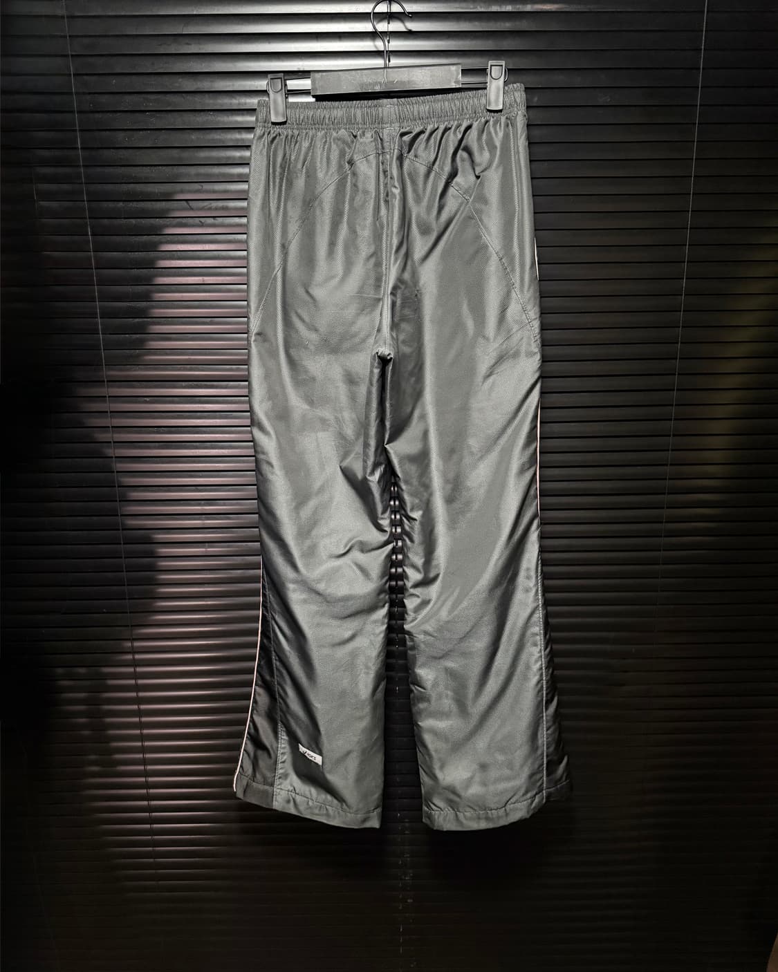 아식스 메탈릭 실버 핑크 우븐 트랙 와이드 일본 사이드 라인 고프코어 L 상품이미지5