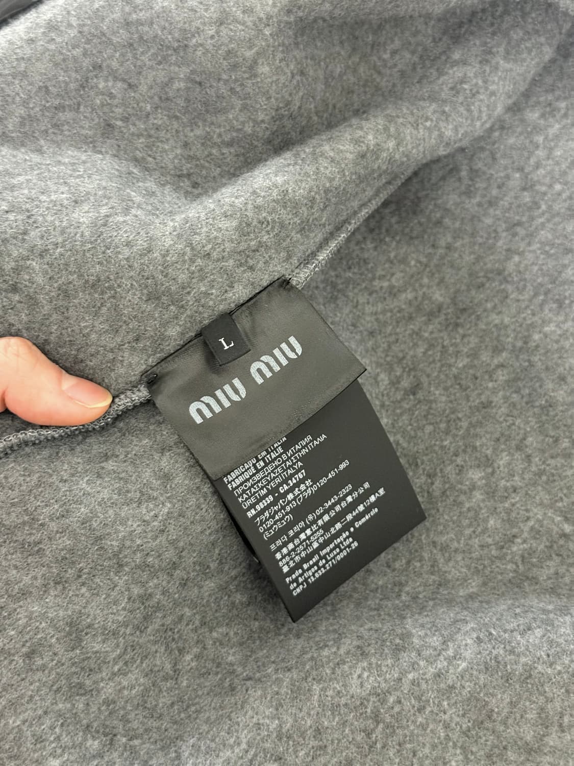 [L] 미우미우 플리스(후리스) 그레이 색상 상품이미지7