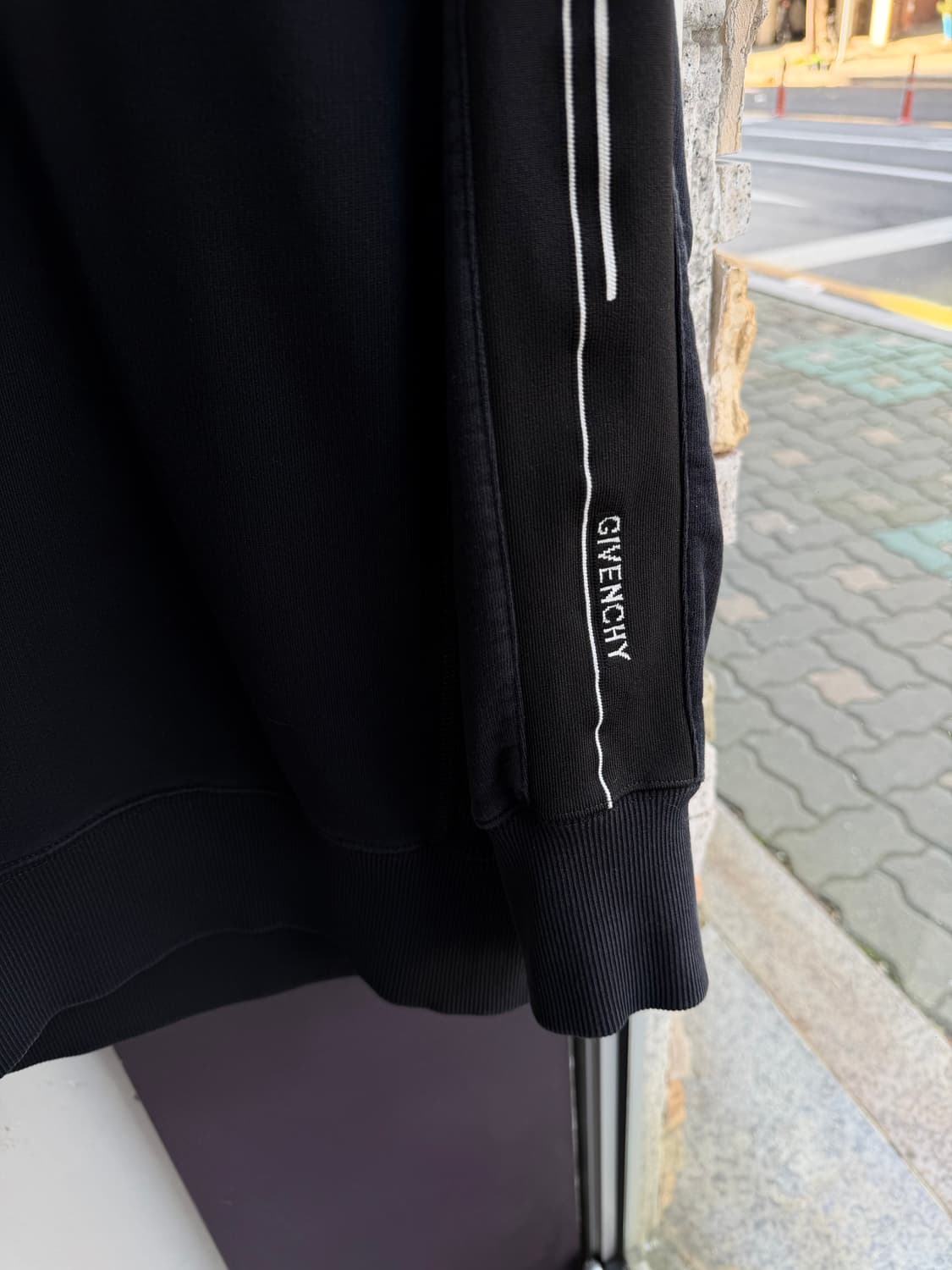 L/ 지방시 사이드로고 라인 맨투맨 상품이미지6