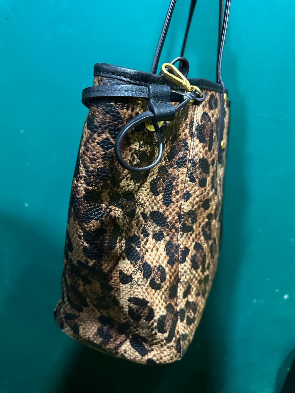 mcm 레오파드 패턴 쇼퍼백 상품이미지6