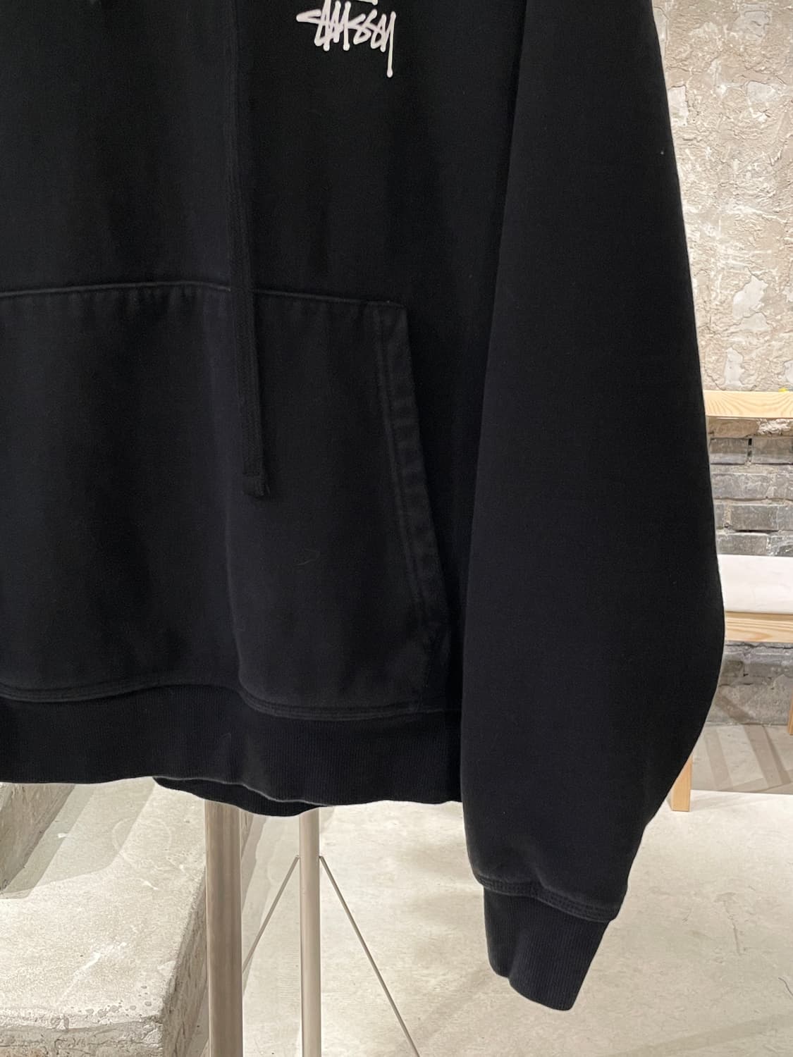 스투시 블랙 로고 베이직 캥거루 포켓 후디 상품이미지5