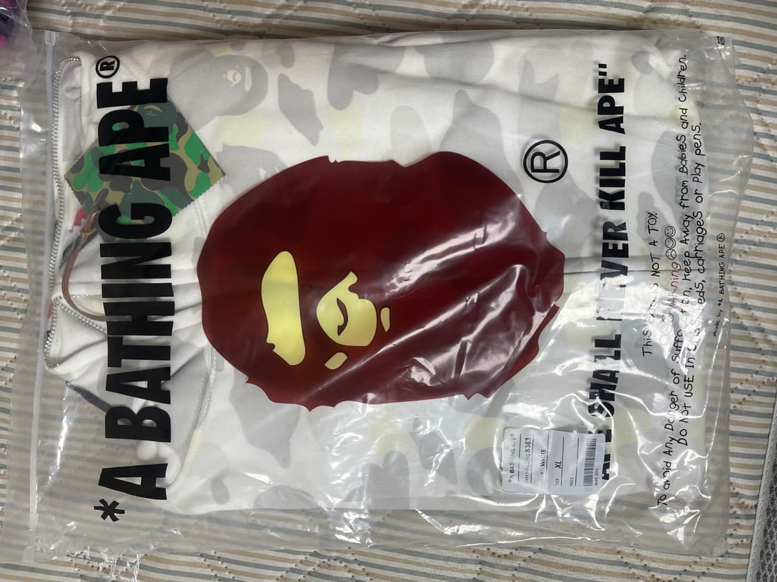 베이프 샤크  후드집업 xl 두 번 착용 상품이미지3