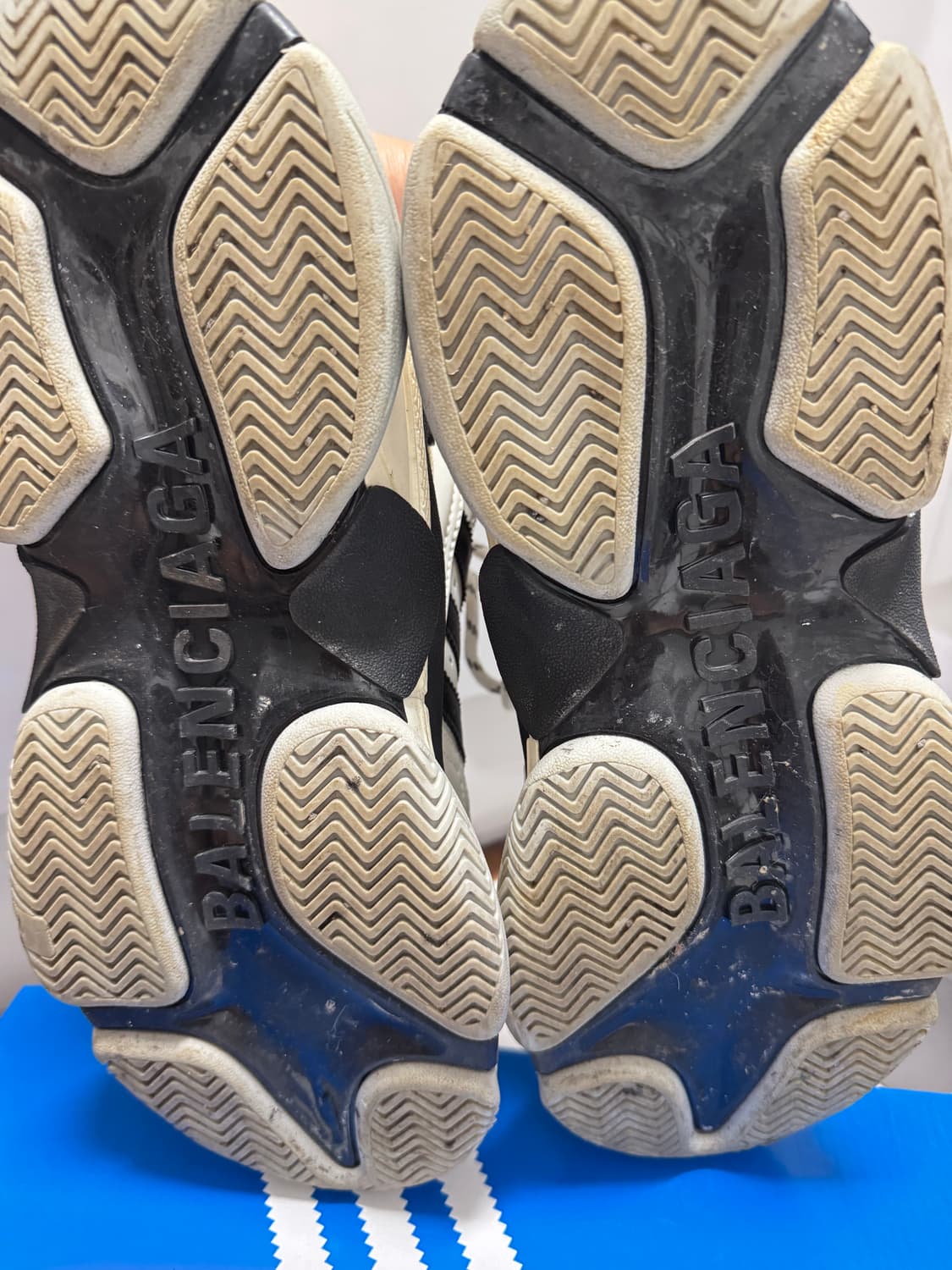 발렌시아가 아디다스 트리플s 44 상품이미지3