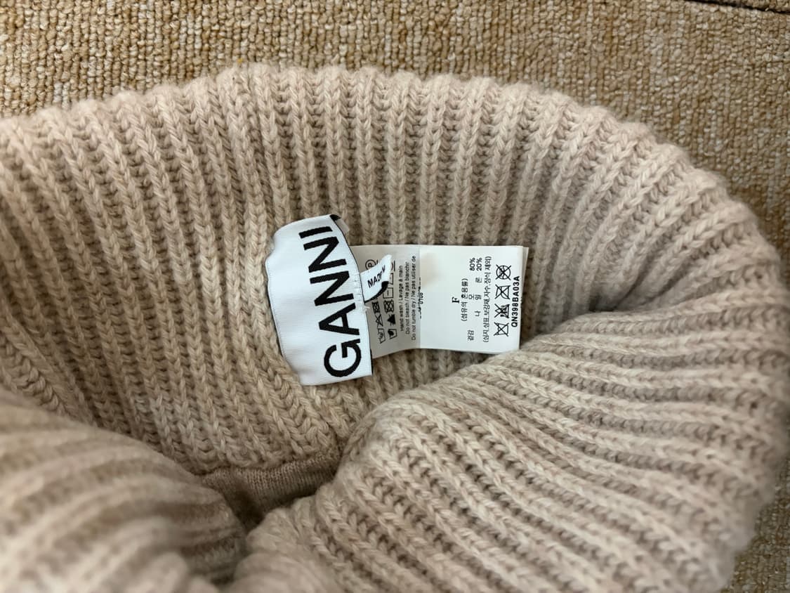 ganni 오버사이즈 로고 비니 샌드 베이지 상품이미지2