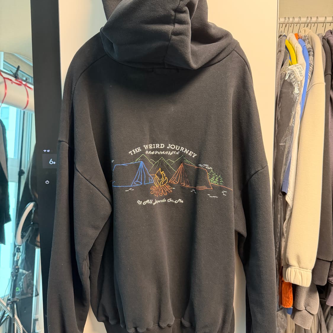 WEIRD JOURNEY 검정색 후드티 free 사이즈 상품이미지2