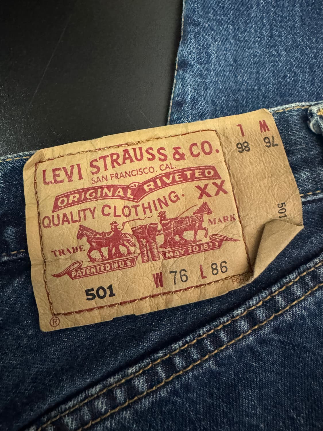 공용!! 리바이스 501 밑단 스크래치 버튼 8부 데님팬츠 상품이미지3