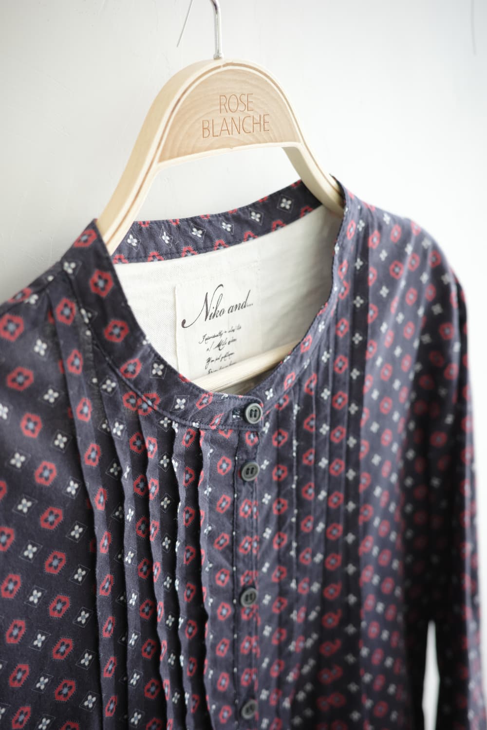 Niko and • 네이비 패턴 핀턱 아사코튼 원피스 상품이미지4